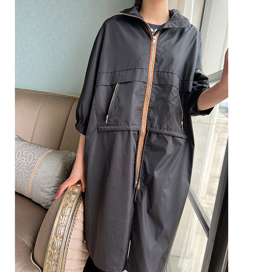 Damen Leichter Oversize-Regenmantel mit Kapuze, Zwei-Wege-Reißverschluss und verdeckten Reißverschlusstaschen Shop Nory