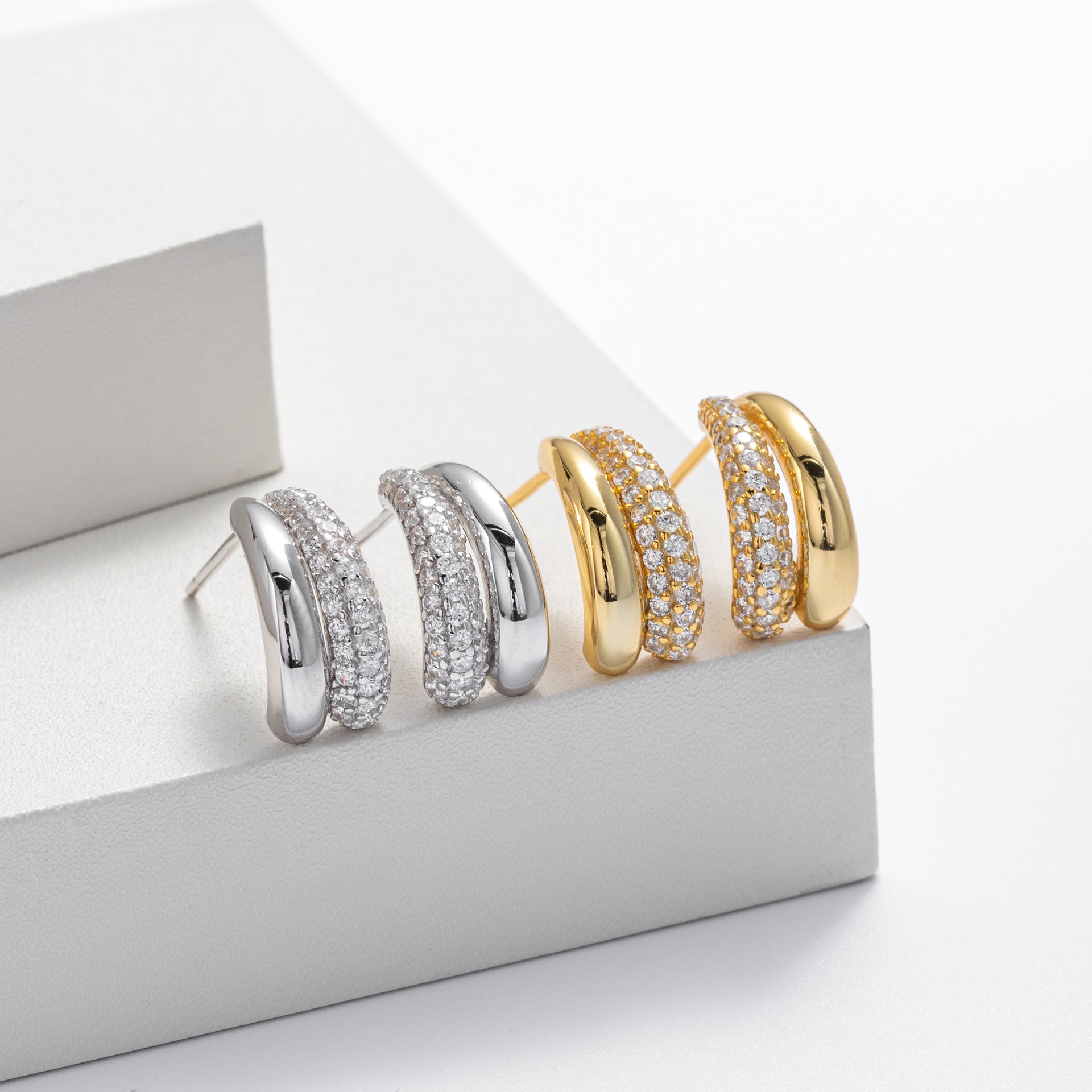 Damen Ohrhänger mit funkelndem Zirkonbesatz und eleganter 925 Sterling Silberfassung Shop Nory