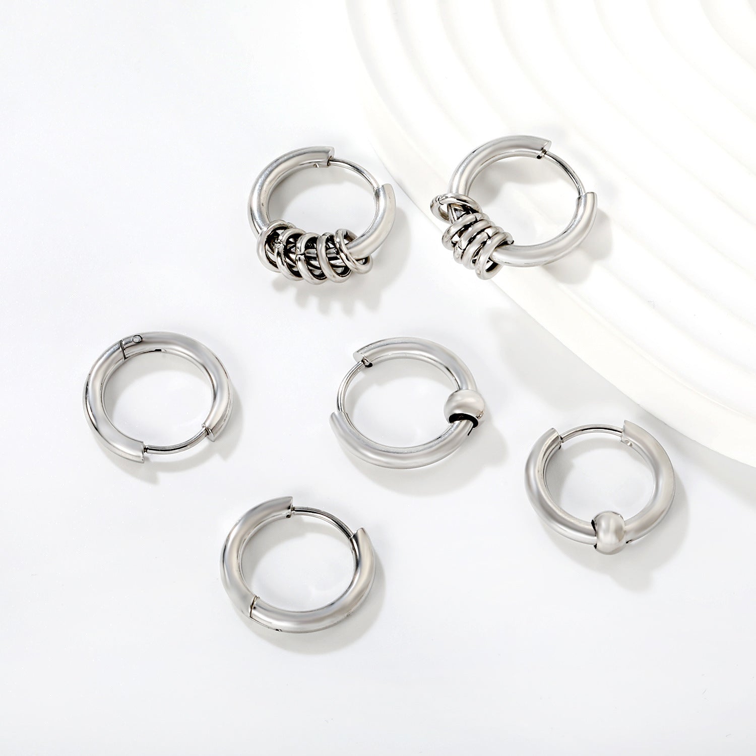 Damen Edelstahl Creolen im eleganten, minimalistischen Design Shop Nory