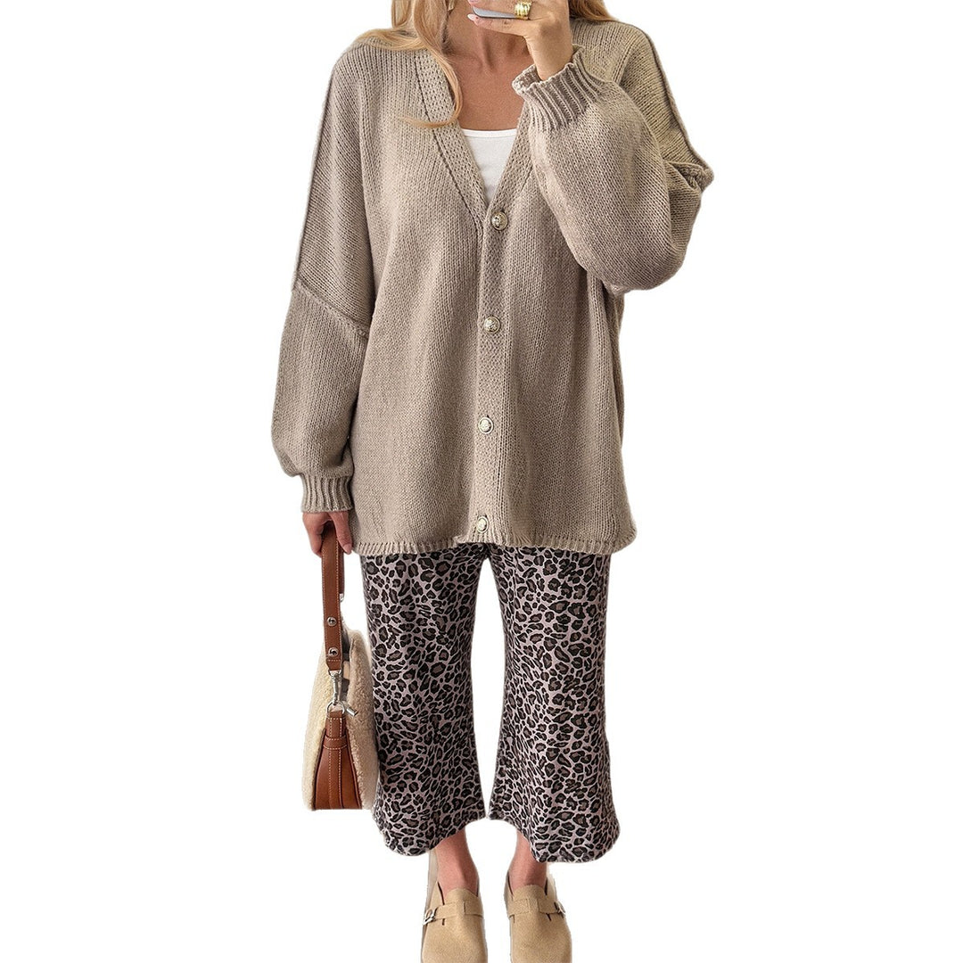 Damen nan Bouclé-Oversize-Cardigan mit tiefem V-Ausschnitt, Kimonoärmeln und goldenen Zierknöpfen Shop Nory