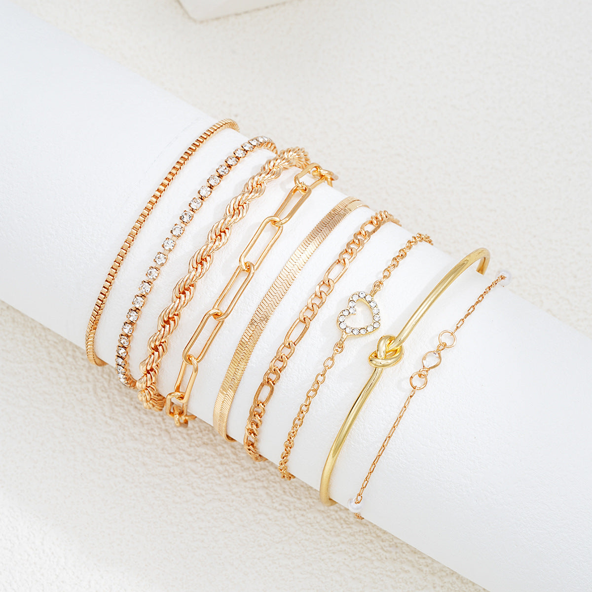 Damen Armband-Set mit eleganten Kettendesigns und funkelnden Details Shop Nory