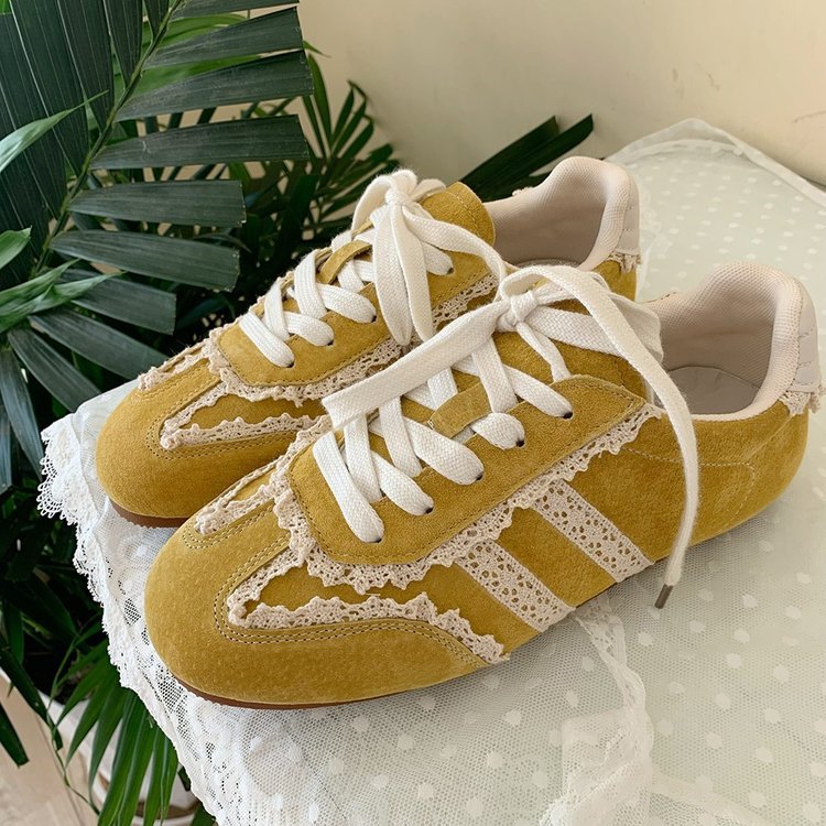 Damen Sneaker mit verspieltem Spitzen-Design und komfortabler Sohle