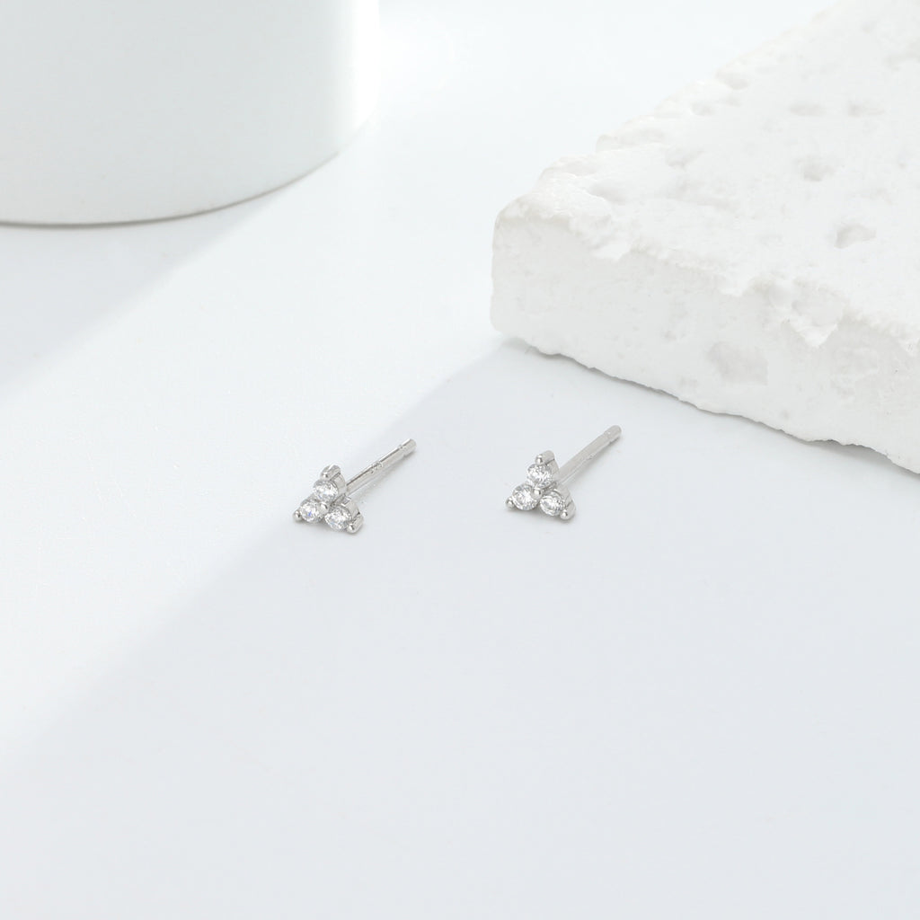 Damen Ohrstecker mit funkelnden blauen Kristallen und hochwertigem 925 Sterling Silber Shop Nory