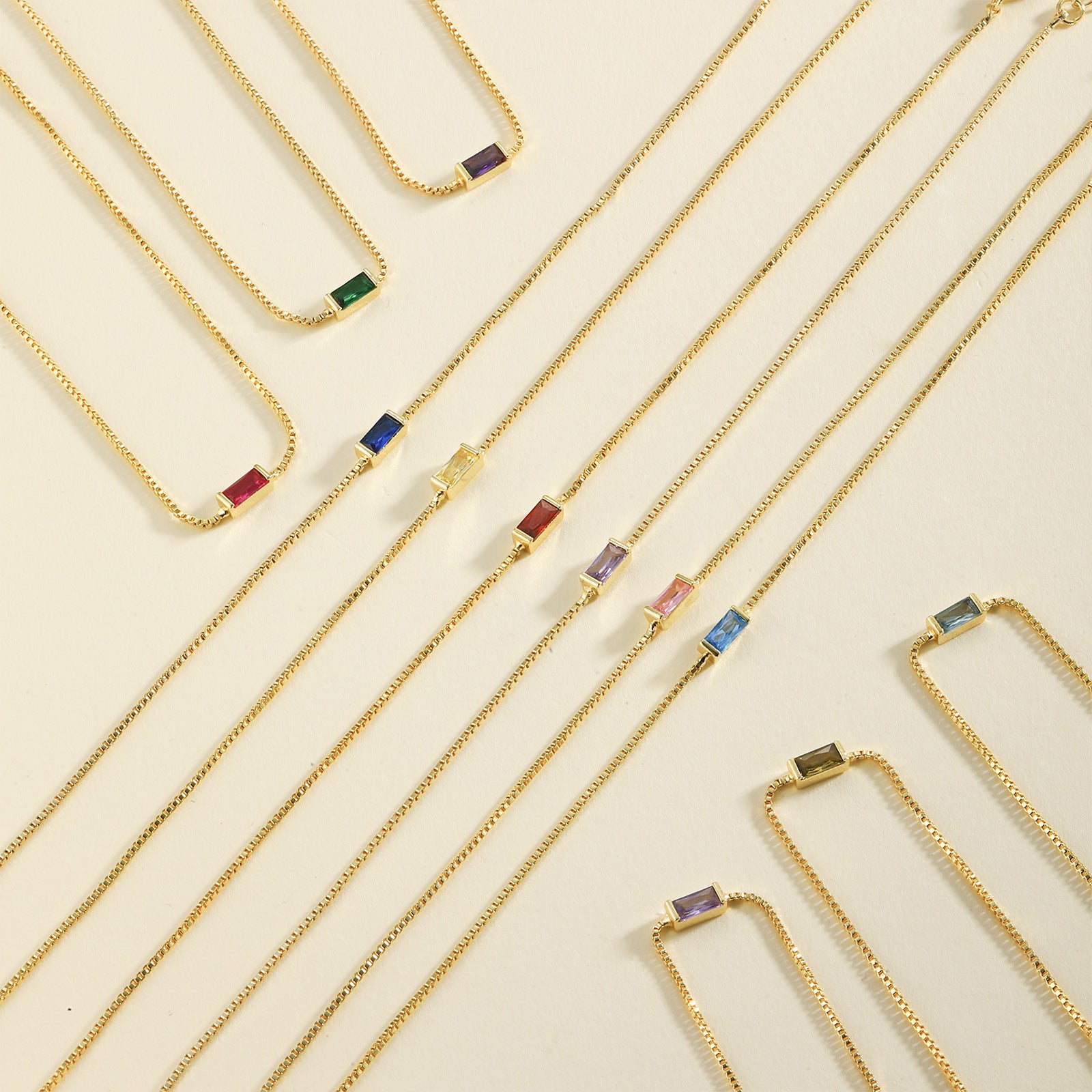 Zierliches Armband mit Rechteckigem Zirkonia und Verlängerungskettchen