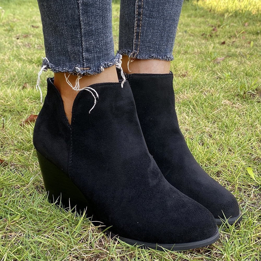 Damen knöchelhohe Keilabsatz‑Stiefelette mit seitlichem Reißverschluss Shop Nory