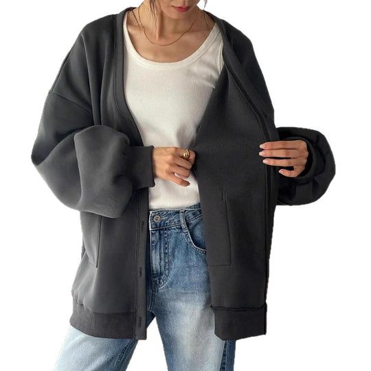 Damen Oversized Sweatcardigan mit Knopfleiste, aufgesetzten Taschen und überschnittener Schulter Shop Nory