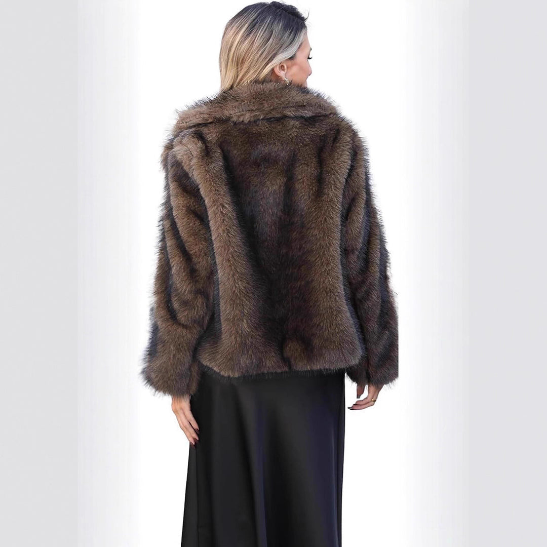 Damen Kurzblouson aus dichtem Kunstpelz mit großzügigem Schalkragen Shop Nory