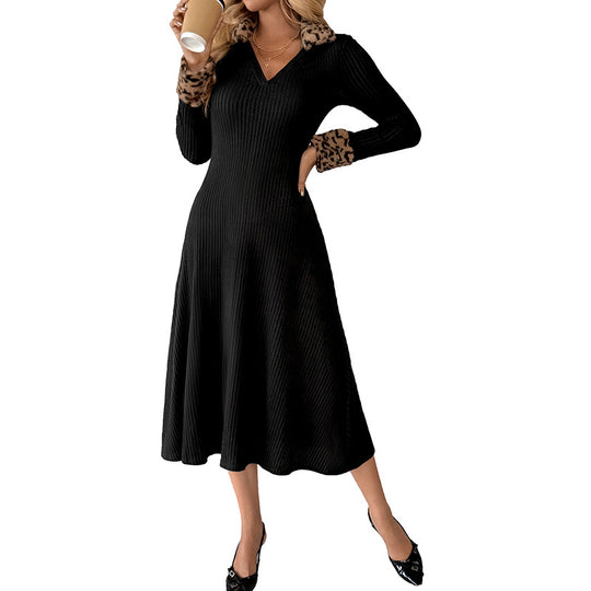 Damen Figurbetontes Rippstrick-Midikleid mit V-Ausschnitt, Kunstfell-Kragen und Bündchen Shop Nory