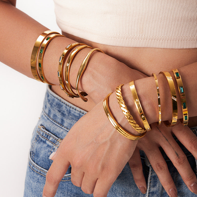 Damen Armreif mit elegantem Zirkonia-Besatz aus hochwertigem Edelstahl Shop Nory