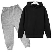 Schwarz + Graue Hose