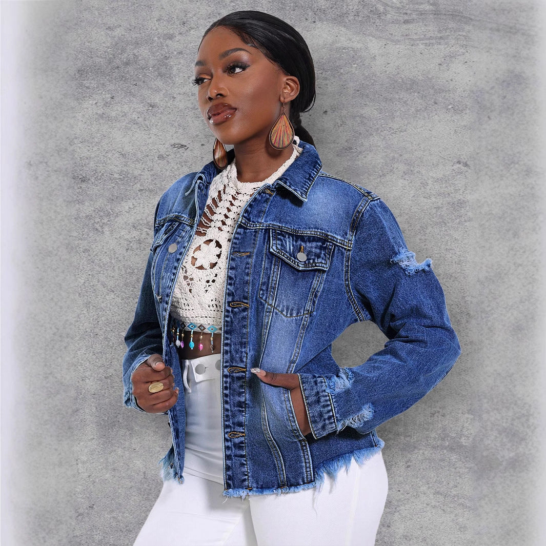 Damen Lässige Denim-Jacke mit Destroyed-Details, aufgesetzten Brusttaschen und ausgefranstem Saum Shop Nory