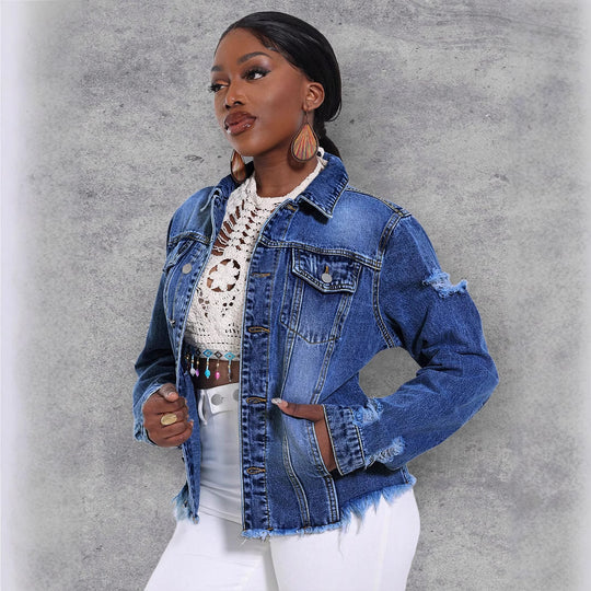 Damen Lässige Denim-Jacke mit Destroyed-Details, aufgesetzten Brusttaschen und ausgefranstem Saum Shop Nory