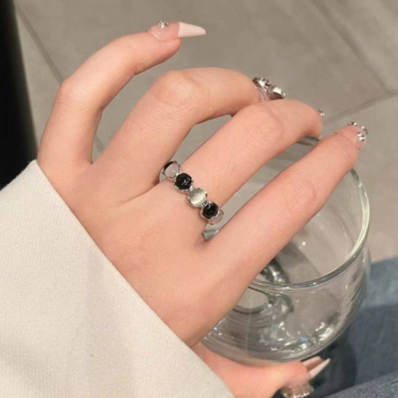 Damenring mit Cabochon-Edelsteinen in edler Fassung Shop Nory