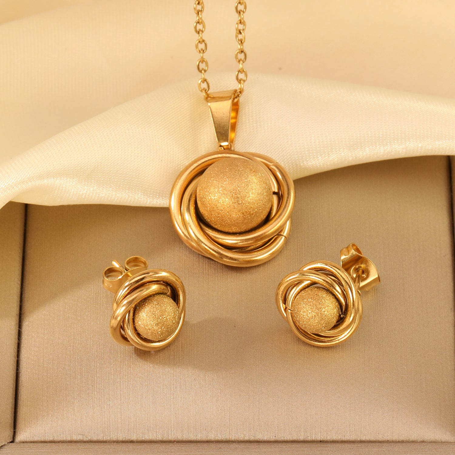 Damen Schmuckset mit elegantem Kettenanhänger und passenden Ohrsteckern Shop Nory
