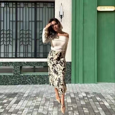 Damen Langer Satin-Rock im Bias-Cut mit abstraktem Animal-Print Shop Nory