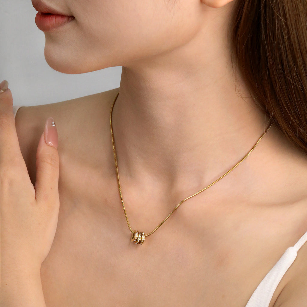 Damen Halskette mit funkelndem Anhänger aus hochwertigem Edelstahl Shop Nory