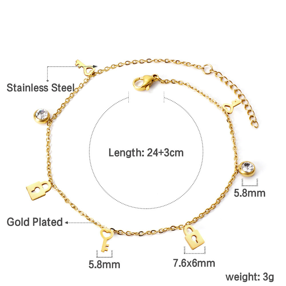 Damen Armband mit funkelnden Zirkonia und handgefertigten Anhängern Shop Nory