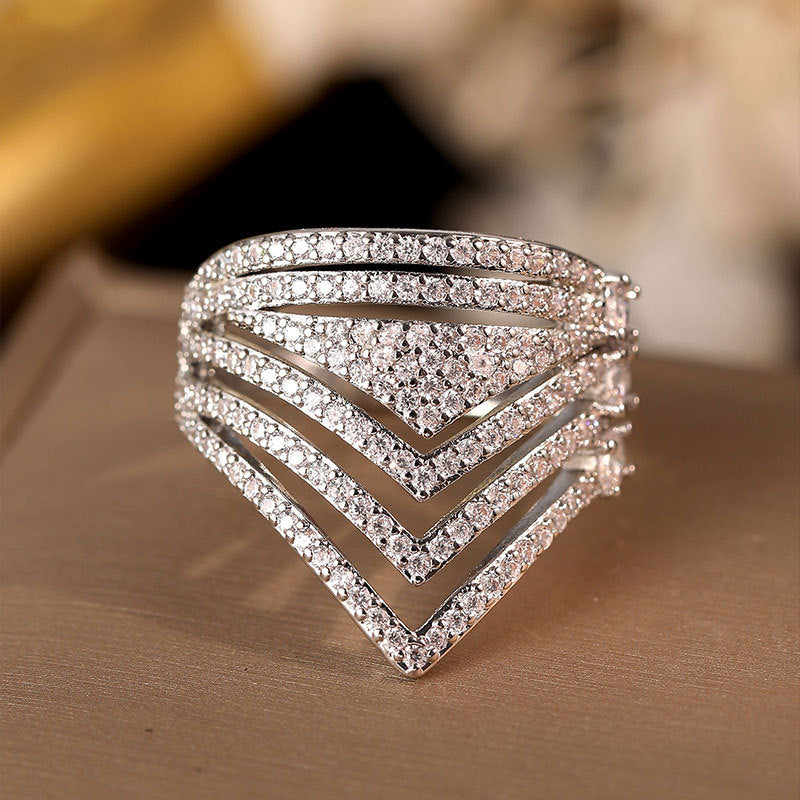 Damen Funkelnder Ring mit kunstvollem, mehrschichtigem Design Shop Nory