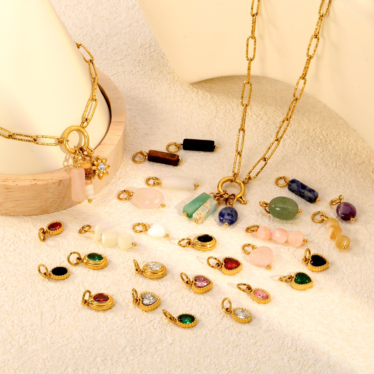 Damen Anhänger mit natürlichem Stein und goldenem Akzent Shop Nory