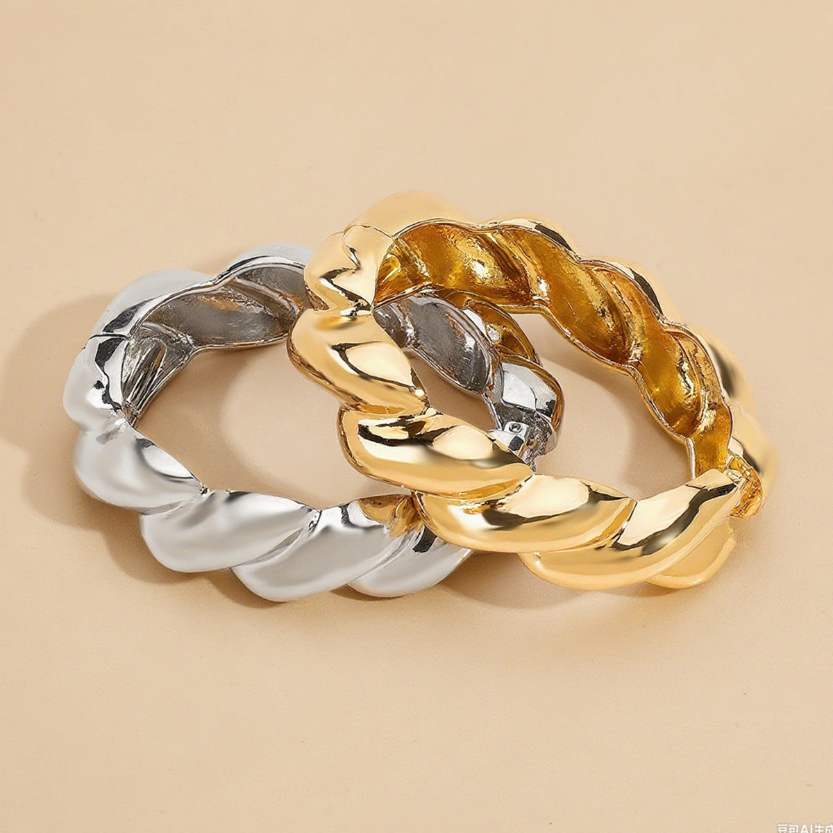 Damen Ring im eleganten, geflochtenen Design Shop Nory