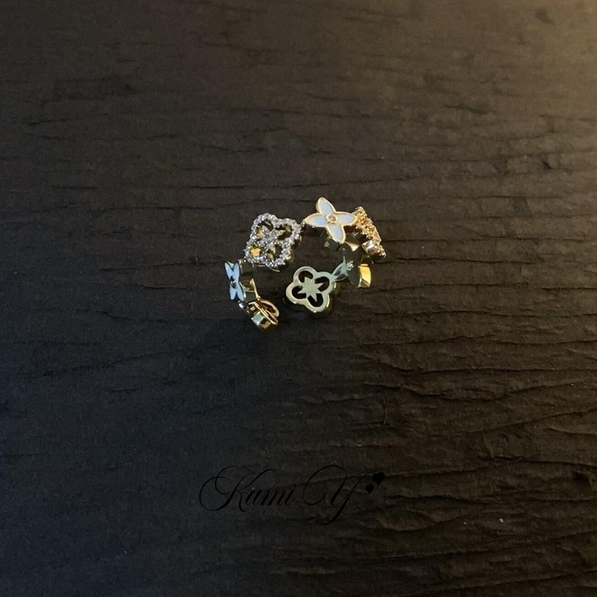 Damenring mit buntem Blumenmotiv und funkelnden Details Shop Nory