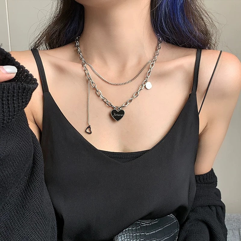 Damen Halskette mit elegantem Herzanhänger und individuellem Gravur-Design Shop Nory