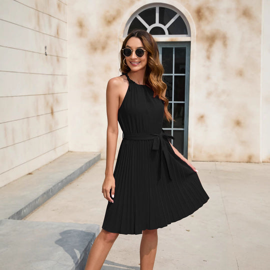 Damen Plissiertes Sommerkleid mit tailliertem Gürtel und Halterneck