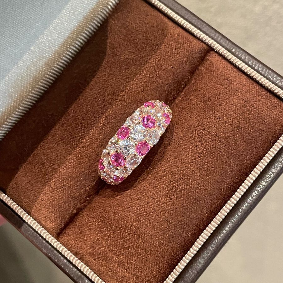 Damen eleganter Ring mit funkelnden Edelsteinen und Zirkonia-Besatz Shop Nory