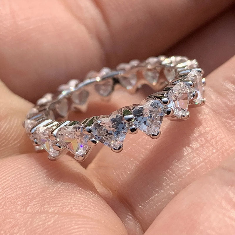 Damen herzförmiger Ring mit funkelnden Zirkoniasteinen Shop Nory