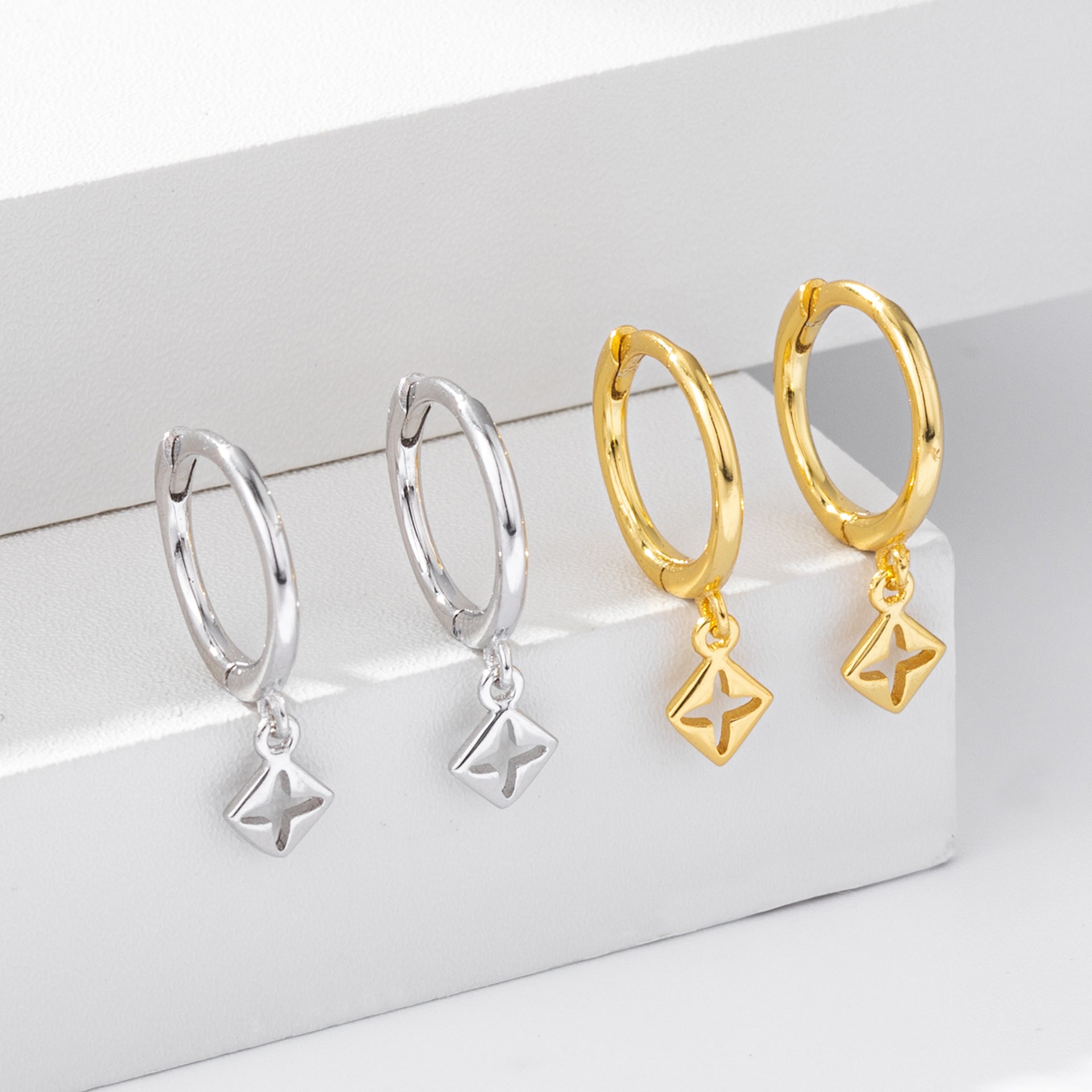 Damen Creolen mit filigranem Anhängerdesign Shop Nory