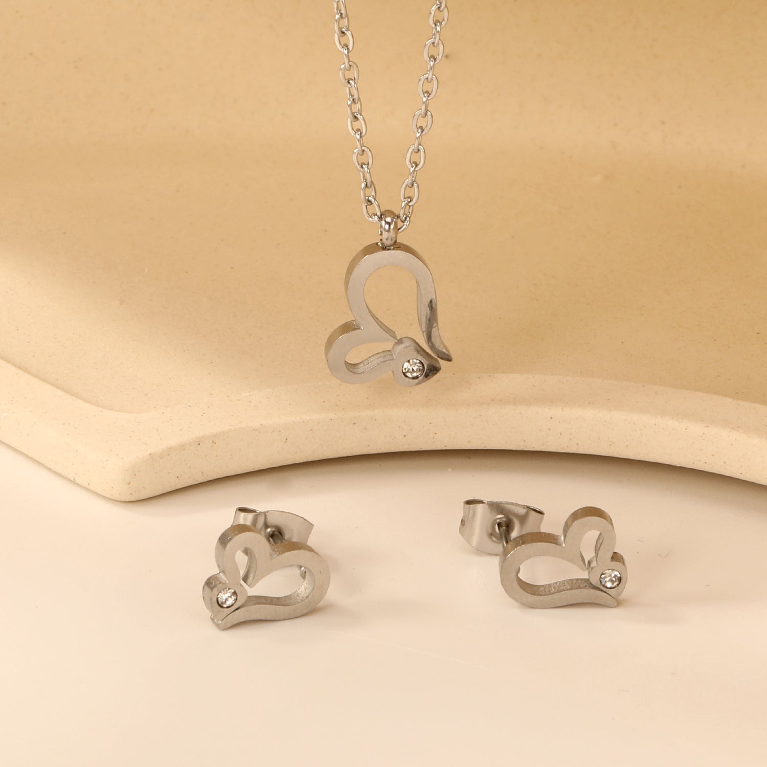 Damen Schmuckset mit Herzanhänger und Ohrringen aus hochwertigem Edelstahl Shop Nory