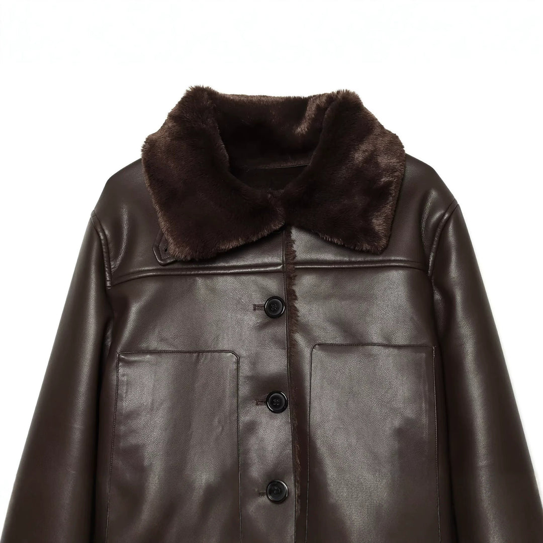 Damen Kurzjacke aus Lederoptik mit Teddy-Futter, aufgesetzten Taschen und Umlegekragen Shop Nory