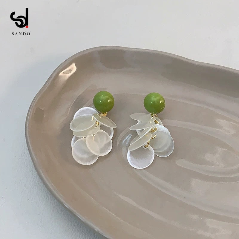 Damen Ohrhänger mit eleganten jade Grüner Perle und geschichteten Muschelschalen Shop Nory