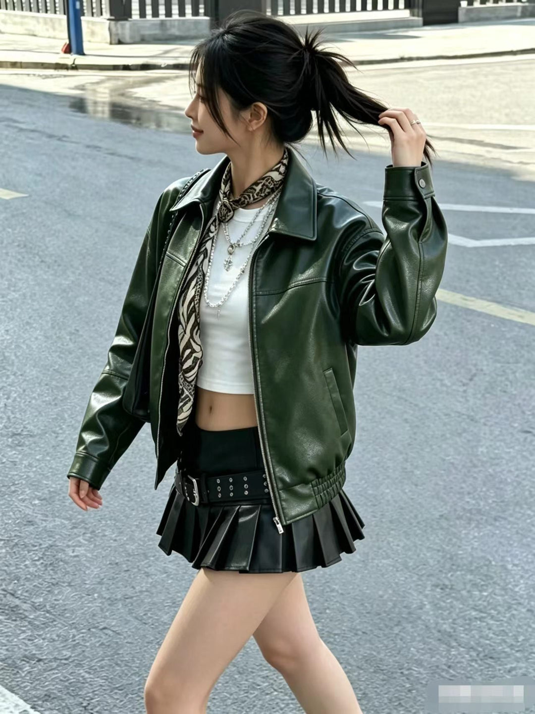Damen Lässige Lederjacke mit Nieten