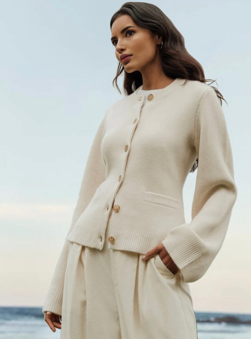 Damen elegante Strickjacke mit Knopfdetails und praktischen Taschen