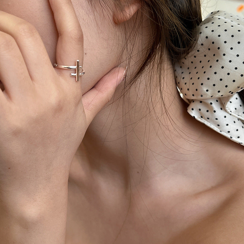 Damen offener Ring mit modernem Kreuzdesign Shop Nory