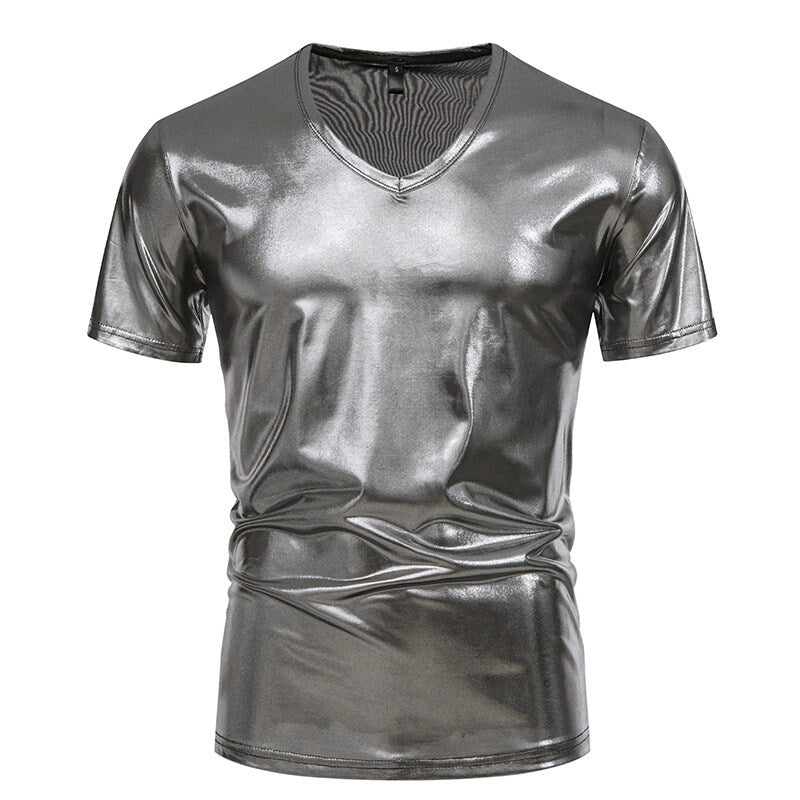 Herren V-Ausschnitt T-Shirt aus glänzendem Material mit persönlichem Stil