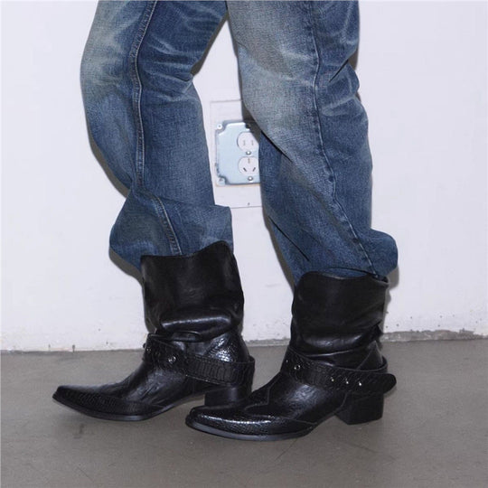 Damen Cowboystiefel mit spitzer Zehenpartie, Schlangenprägung und Nietenriemen Shop Nory