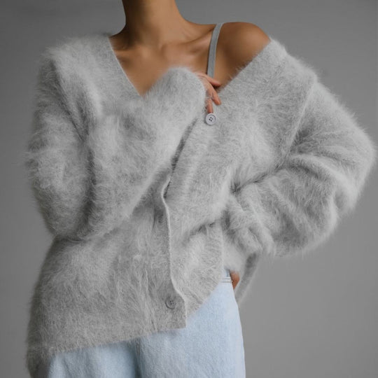 Damen Flauschige Mohair-Optik Strickjacke mit V-Ausschnitt und Oversize-Schnitt Shop Nory