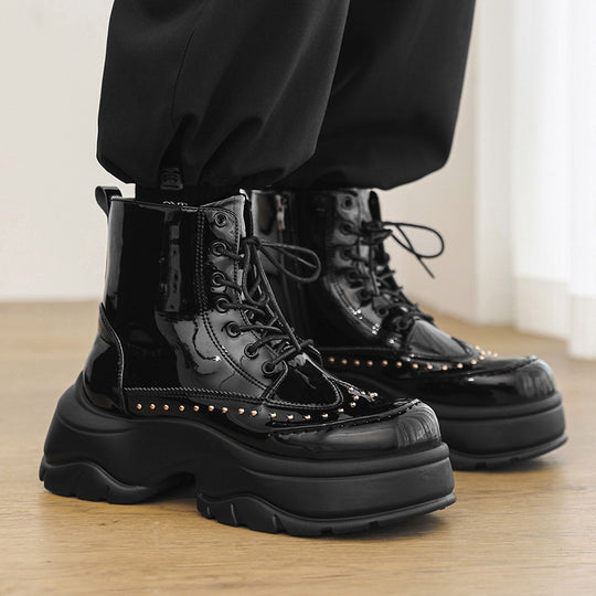 Damen Plateau-Boots mit Lackfinish, Schnürung und Nietenbesatz Shopy Nory
