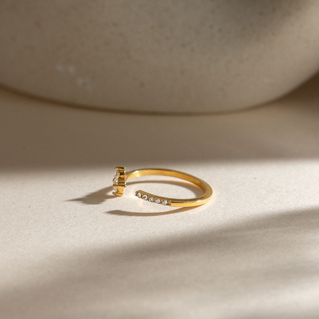 Damen Offener Ring mit floralem Design und funkelnden Zirkonia Shop Nory