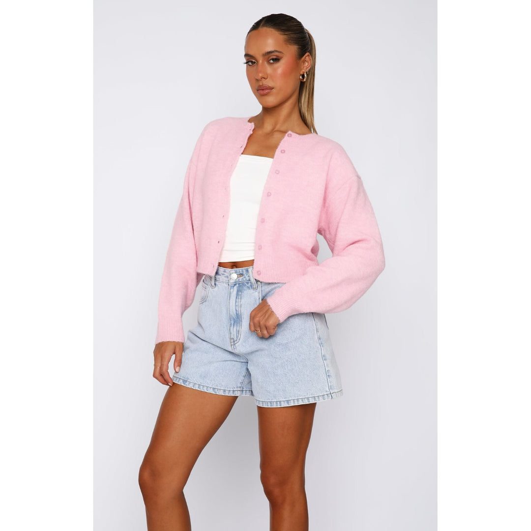 Damen Kurzgeschnittene Strickjacke mit verdeckter Knopfleiste und Ballonärmeln Shop Nory