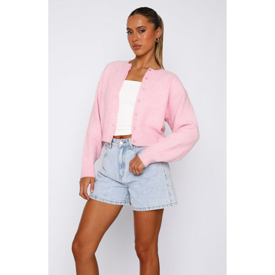 Damen Kurzgeschnittene Strickjacke mit verdeckter Knopfleiste und Ballonärmeln Shop Nory