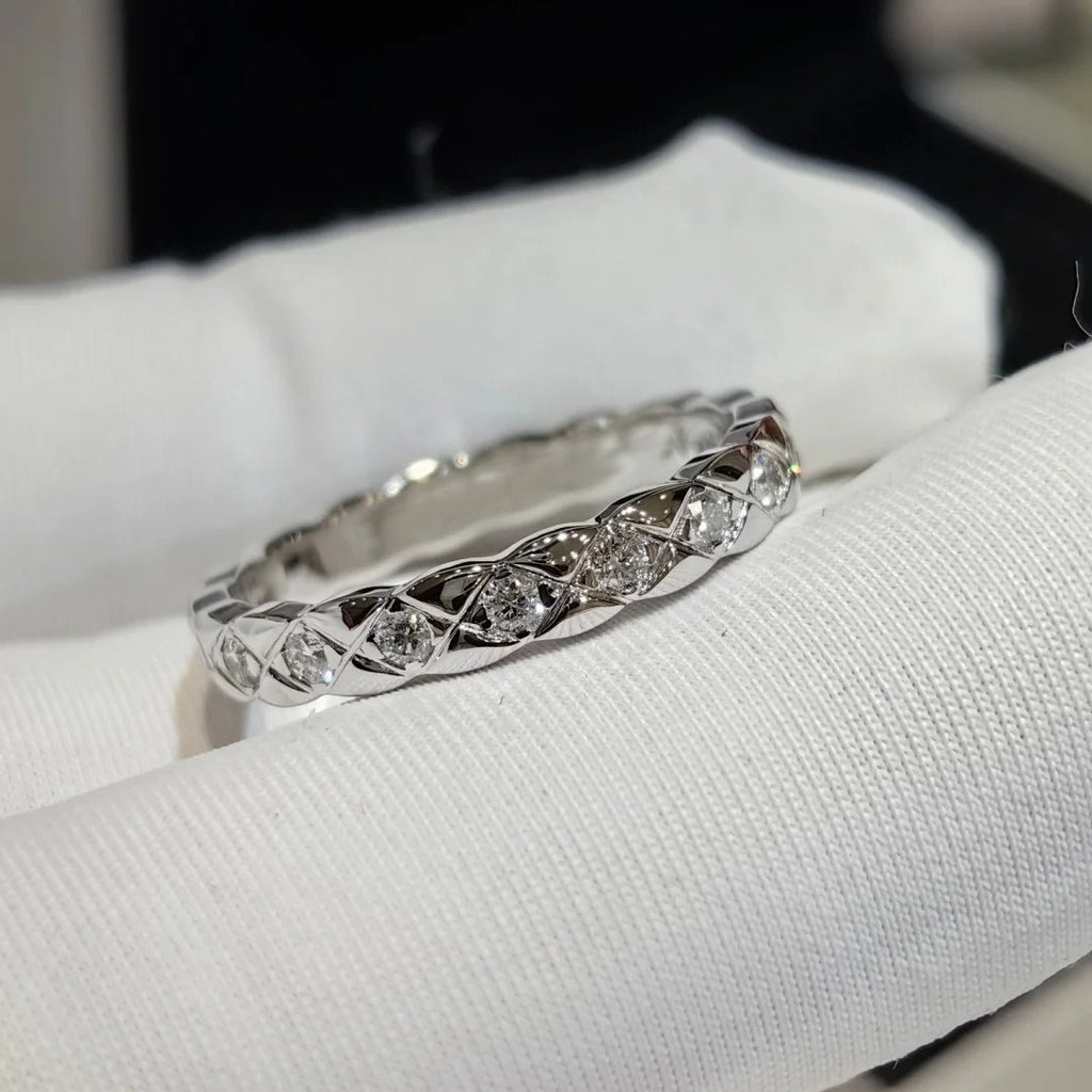 Damen zierlicher Kristallring mit elegantem Zickzackmuster Shop Nory