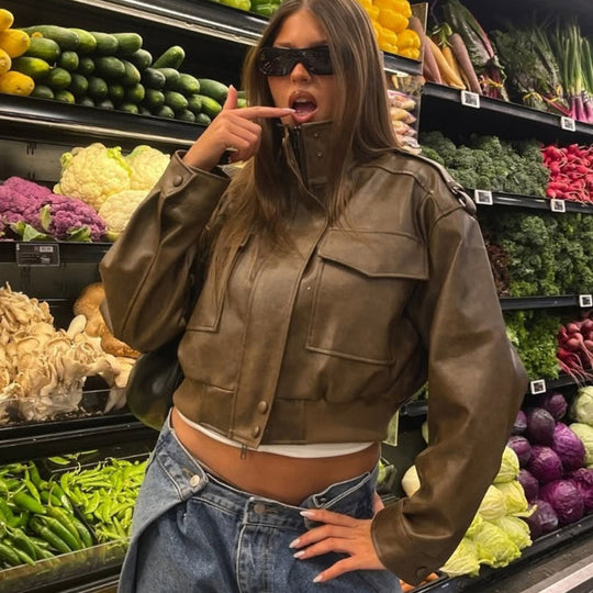 Damen Kurze Utility-Bomberjacke aus veganem Lederimitat mit hohem Stehkragen Shop Nory