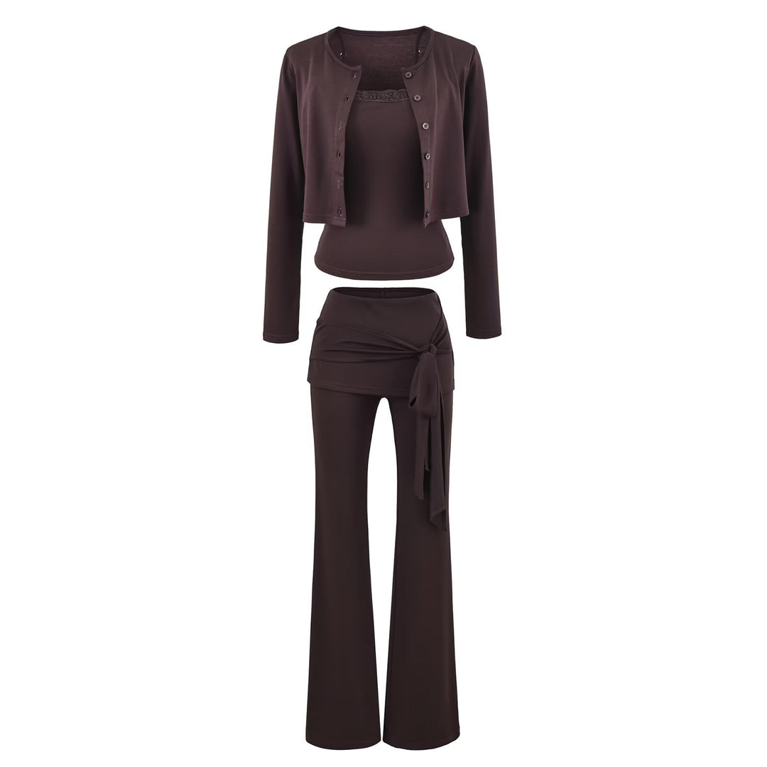 Damen dreiteiliges Lounge-Set mit kurzem Knopfcardigan, Spitzentop und Wickel-Schlaghose Shop Nory