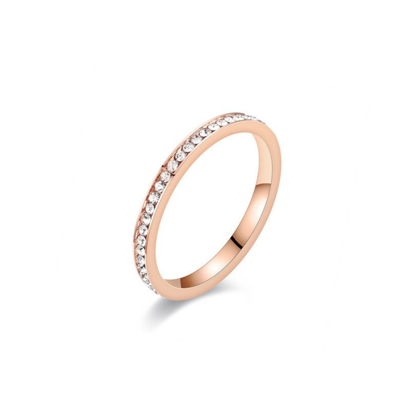 Damen Ring mit funkelndem Zirkonia-Besatz und elegantem Goldfinish Shop Nory