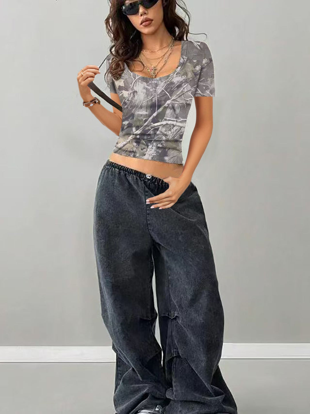 Damen Camouflage T-Shirt mit modischem V-Ausschnitt Shopnory