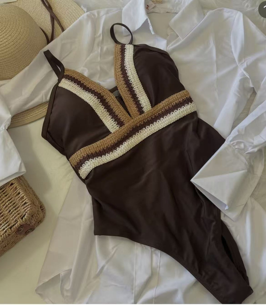 Damen Eleganter Einteiler-Badeanzug mit raffinierten Farbdetails