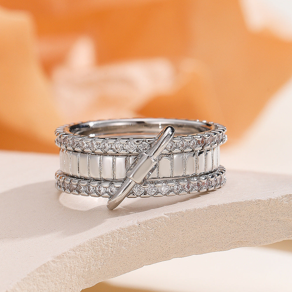 Damen Zarter Ring mit funkelnden Zirkonia und innovativem Design Shop Nory